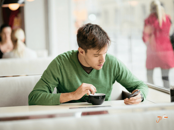چگونه منابع آموزش زبان را انتخاب کنیم؟