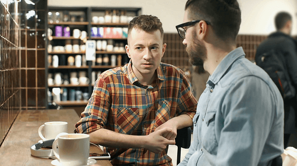 آموزش زبان به دوستان برای یادگیری بهتر