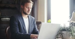 چگونه بیشترین بهره را از کتاب های درسی و رسمی تافل آی بی­ تی داشته باشید